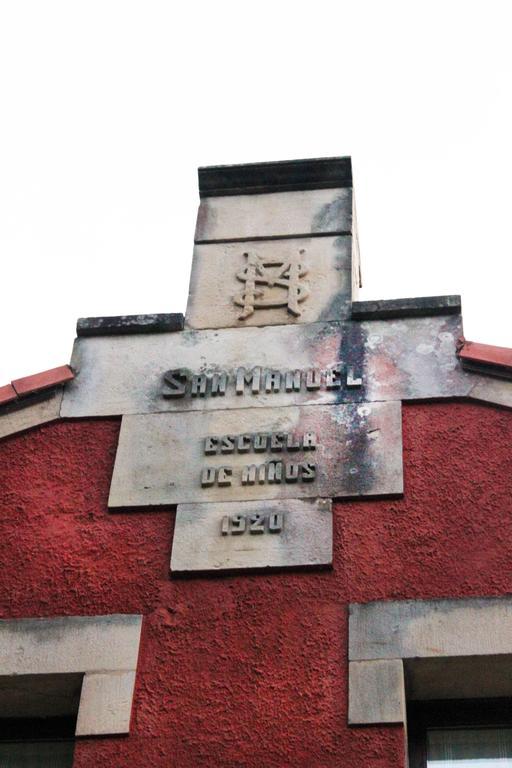Escuelas De Fuentes Villaviciosa  Εξωτερικό φωτογραφία