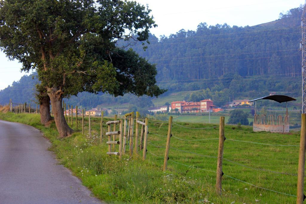 Escuelas De Fuentes Villaviciosa  Εξωτερικό φωτογραφία