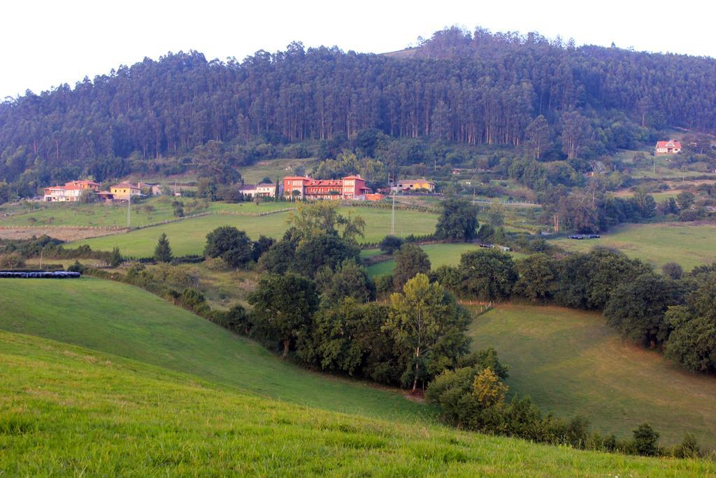 Escuelas De Fuentes Villaviciosa  Εξωτερικό φωτογραφία
