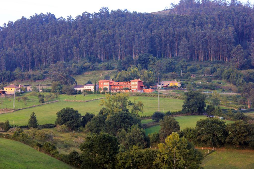 Escuelas De Fuentes Villaviciosa  Εξωτερικό φωτογραφία