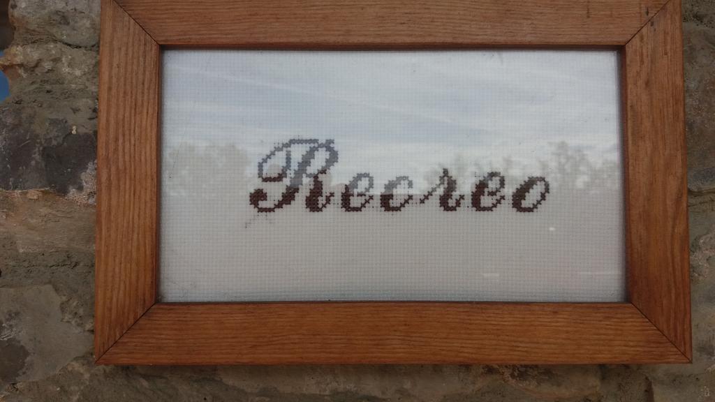 Escuelas De Fuentes Villaviciosa  Εξωτερικό φωτογραφία
